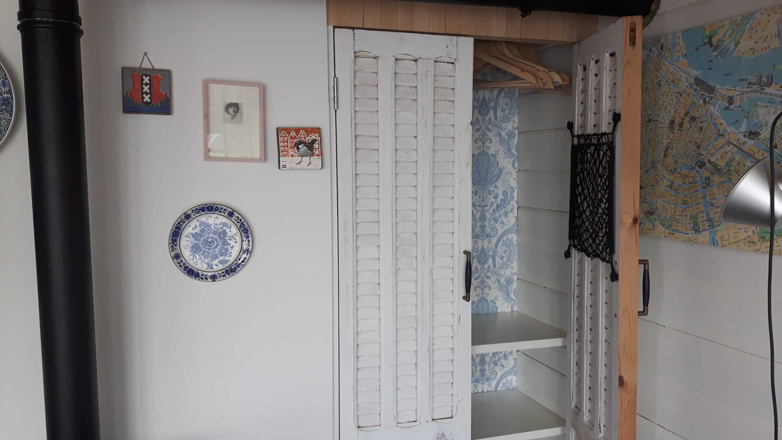 Een Zeer Bijzondere Overnachtingsplek In Amsterdam 